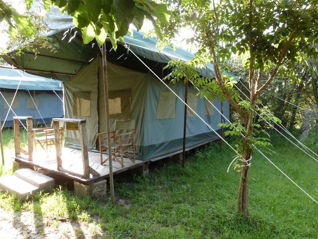Enchoro Wildlife Camp Hotel Ololaimutiek Екстериор снимка