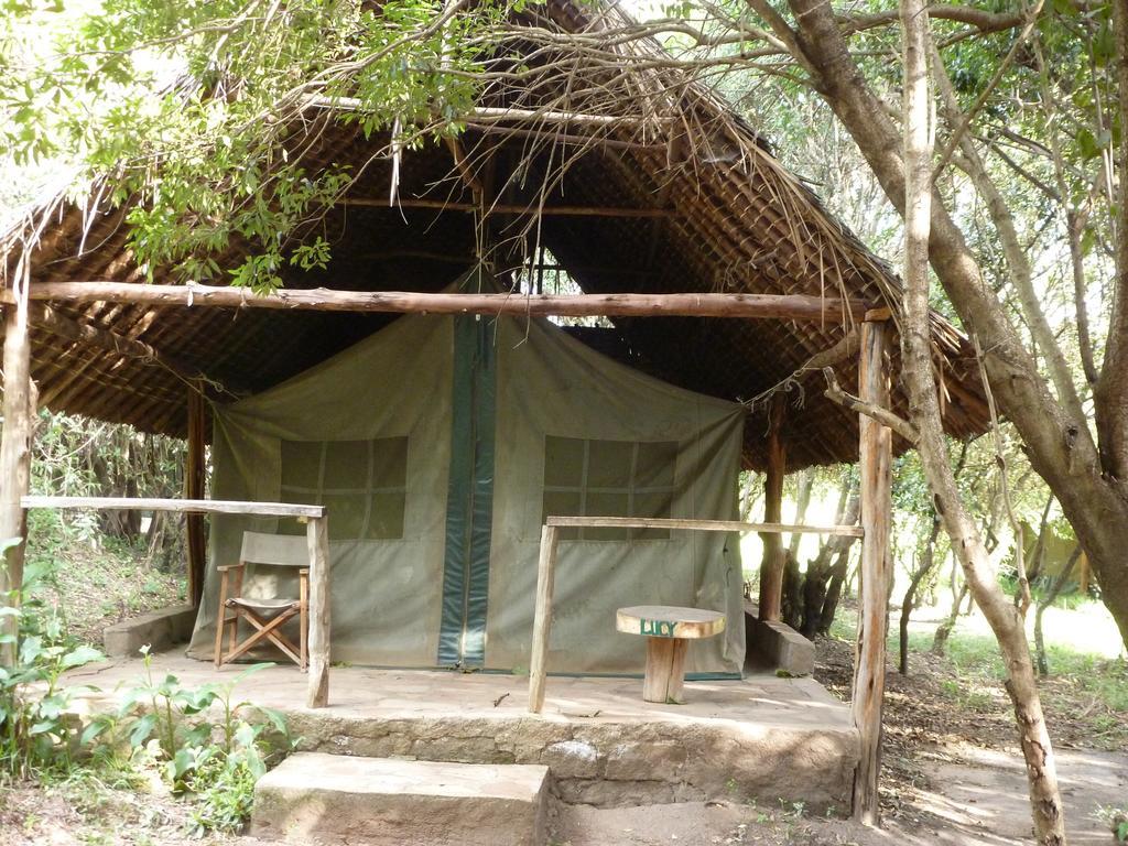 Enchoro Wildlife Camp Hotel Ololaimutiek Екстериор снимка