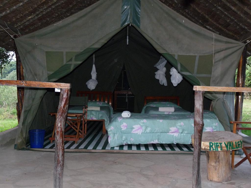 Enchoro Wildlife Camp Hotel Ololaimutiek Екстериор снимка