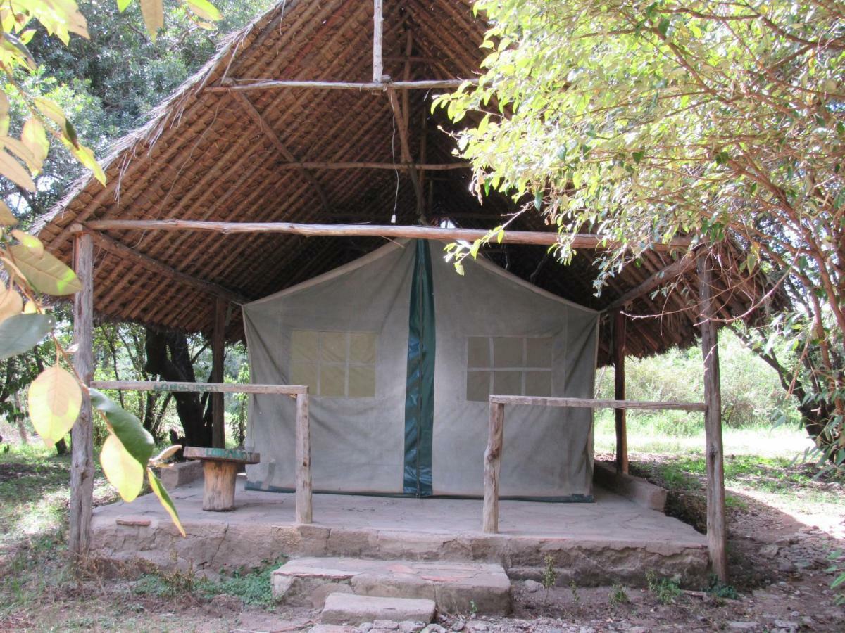 Enchoro Wildlife Camp Hotel Ololaimutiek Екстериор снимка