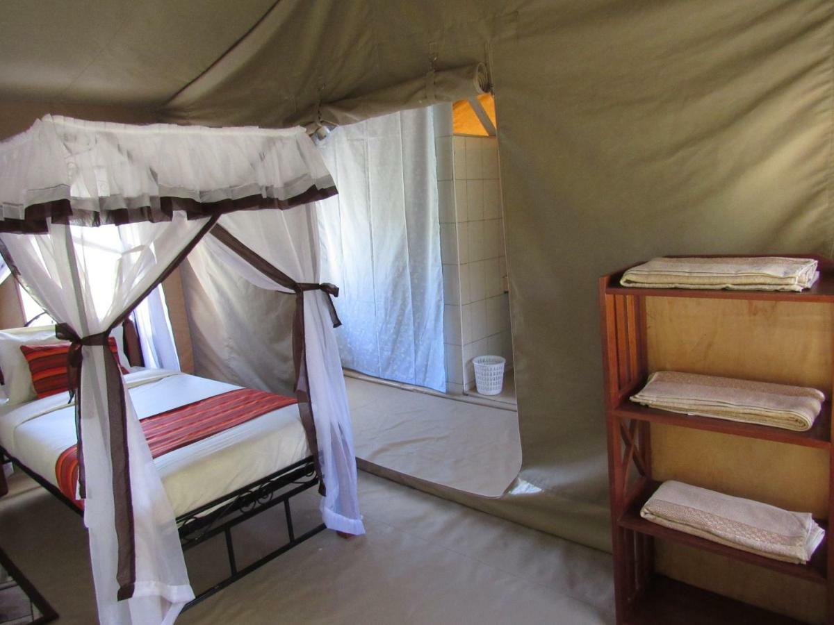 Enchoro Wildlife Camp Hotel Ololaimutiek Екстериор снимка